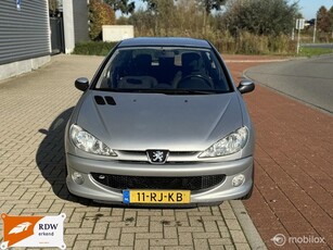 Peugeot 206 1.4-16V Quiksilver/NWE KOPPELING/NETJES/LAGE KM