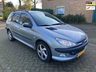 Peugeot 206 SW 1.6-16V XS met Trekhaak! APK 1 Nov 2025 ZEER