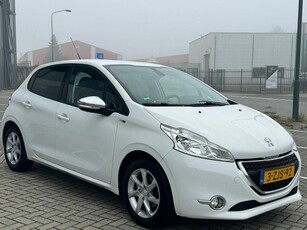 Peugeot 208 1.2 PureTech Style Pack NAVI/PDC/NAP