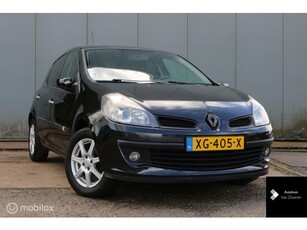 Renault Clio 1.6 Dynamique Comfort {ZUINIG - APK}