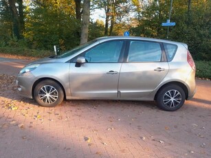 Renault Scénic 1.5 dCi Parisienne (bj 2010)