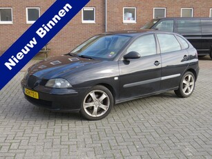 SEAT Ibiza 1.4-16V Signo 5 Deurs Meeneemprijs Handel /