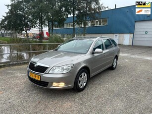 Skoda Octavia Combi 1.2 TSI Elegance Automaat! Navi! Airco!