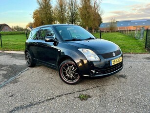 Suzuki Swift 1.3 Bandit / 93pk / Sportstoelen / Trekhaak /