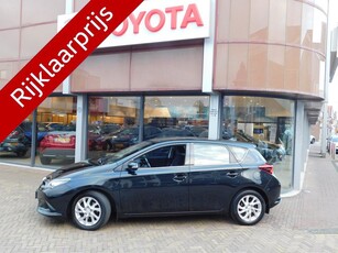 Toyota Auris 1.2T Energy Trekhaak! zes versnellingen!