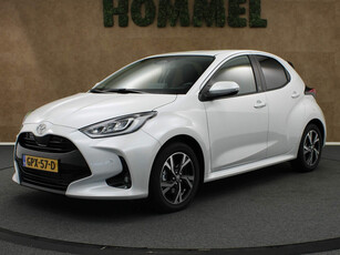 Toyota Yaris 1.5 Hybrid Team D - PARKEERSENSOREN VOOR EN ACHTER - STUUR EN STOEL VERWARMING - ADAPTIVE CRUISE CONTROL - DRAADLOZE TELEFOONLADER - DODEHOEK DETECTIE