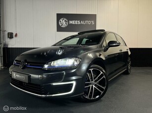 Volkswagen Golf 1.4 TSI GTEPano18 inchCameraPDCNavi