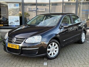 Volkswagen Jetta 1.6 FSI Comfortline (bj 2007)