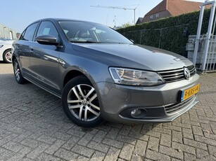 Volkswagen Jetta 1.6 TDI HIGH EXECUTIVE NAVI/CLIMATE/PDC