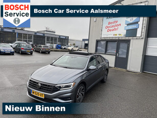 Volkswagen Jetta / Pano / Sfeerverlichting / Camera / LM Velgen / PDC / MEGA FULL / STOELVERWARMING EN KOELING / Garantie