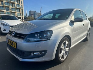 Volkswagen Polo 1.4-16V Highline AUTOMAAT StVerwarming