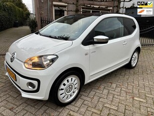 Volkswagen Up! 1.0 white up! pano/leer/stoelverw