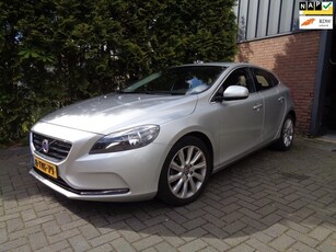 Volvo V40 1.6 D2 Momentum,Navi,Clima,PDC,Cruise control