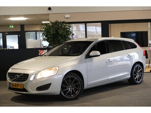 Volvo V60 1.6 T3 Momentum Navigatie Cruise pdc Trekhaak