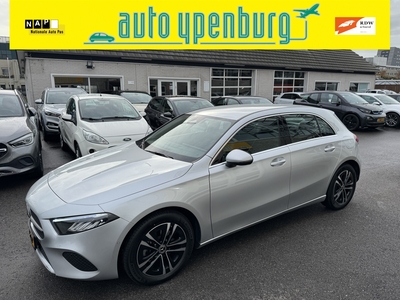 MERCEDES A-KLASSE 180 Luxury Line Nw Model Automaat * 6.244 Km * Navi * Led * Leder / Stof * Climatronic *