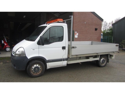 Nissan Interstar 2.5dCi pick-up met kraan