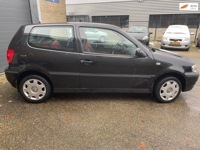 Volkswagen Polo 1.4-16V Trendline AUTOMAAT