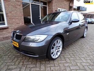 BMW 3-serie 320i Business Line Leder / Navi / Clima