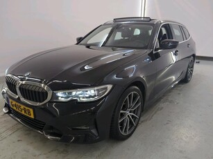 BMW 3 Serie Touring 330i 258pk High Executive PANO LEER