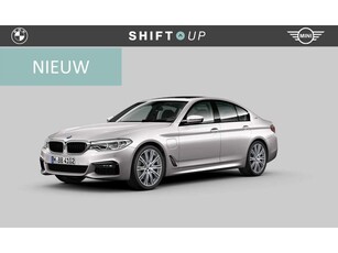 BMW 5-serie 530e M-Sport Schuifdak Head Up Nappa Leder