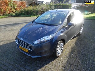 Ford Fiesta 1.0 Style airco navi geen riem maar ketting