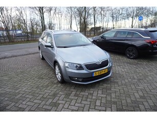 Škoda Octavia Combi 1.4 TSI Greentech Elegance Businessline