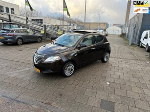 Lancia Ypsilon 0.9 TwinAir Platinum AUTOMAAT CAMERA