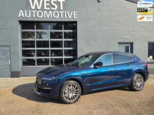 Maserati Levante 3.0 V6 AWD GranLusso NEDERLANDSE AUTO BOEKJES EN NAP AANWEZIG