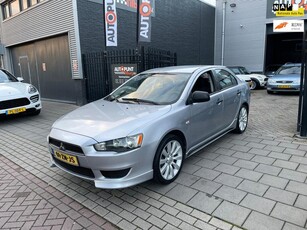 Mitsubishi Lancer Sports Sedan 1.5 Inform Intro Edition