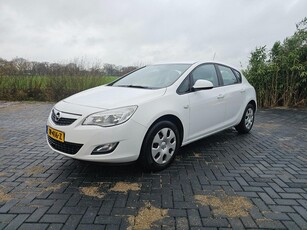 Opel Astra 1.4 Selection 2011 nieuwe APK!