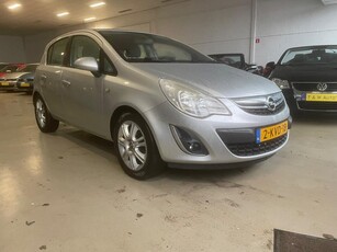 Opel Corsa 1.4-16V Cosmo zeer nette auto