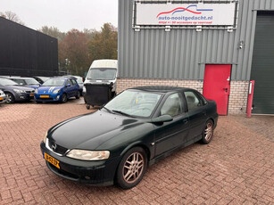 Opel Vectra 1.8-16V Diamond BIEDEN