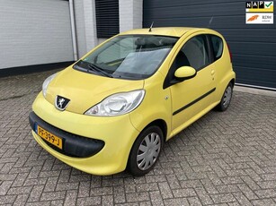 Peugeot 107 1.0-12V XR