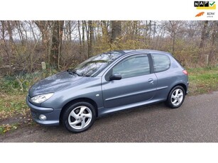 Peugeot 206 1.4-16V Air-line 3