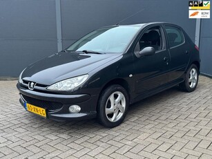 Peugeot 206 1.4 Forever 5 Deurs / Airco / Nieuwe Apk