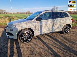 Skoda Karoq 1.5 TSI ACT Sportline, Pano, trekhaak, 1e eig