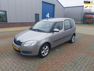 Skoda Roomster 1.4-16V // Navi // Groot Scherm // 1 Jaar