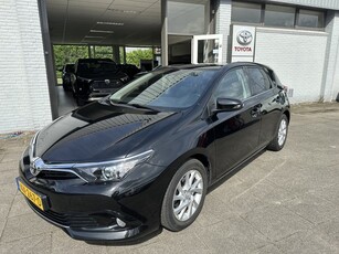 Toyota Auris 1.2T Trend Handgeschakeld Panoramadak