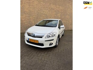 Toyota Auris 1.8 Full Hybrid Business dealer onderhouden