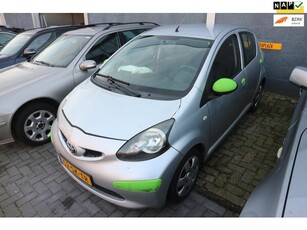 Toyota Aygo 1.0-12V + / SCHADE / RIJBAAR / LEES TEKST !