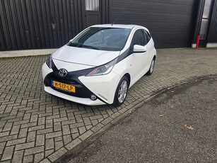 Toyota Aygo 1.0 VVT-i x-play 3 deurs zeer mooie auto