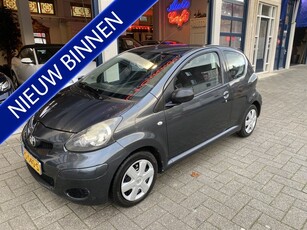 Toyota Aygo ENIGE DIESEL IN NL/AIRCO/NW APK (bj 2010)