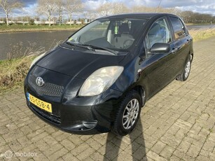 Toyota Yaris 1.0 VVTi +