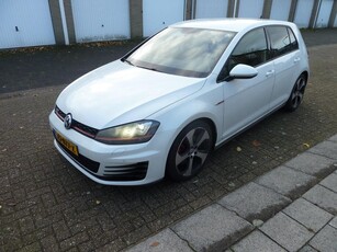 Volkswagen Golf 2.0 TSI GTI