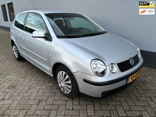 Volkswagen Polo 1.4-16V Athene ( Airco )