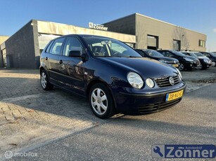 Volkswagen Polo 1.4-16V automaat