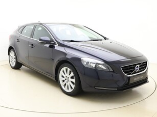 Volvo V40 T3 153pk Momentum / Trekhaak / Bluetooth /