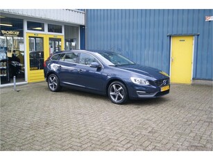 Volvo V60 1.6 T3 Momentum, 150 pk, Automaat, Trekhaak