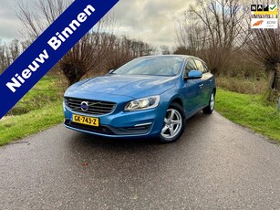 Volvo V60 2.0 D3 R-Design Business / Navigatie / Camera /