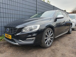 Volvo V60 2.4 D6 Twin Engine R-Design (bj 2015, automaat)